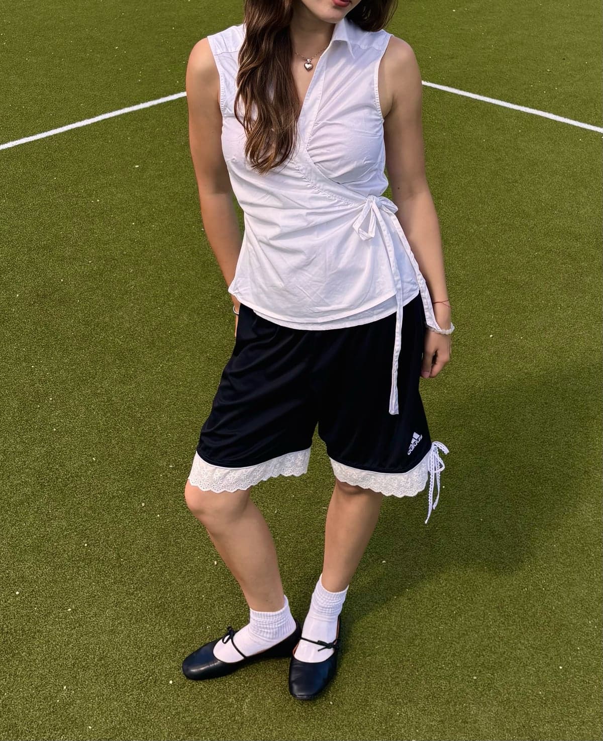 Upcyklované černé kraťasy adidas s krajkou